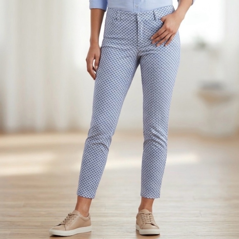 Pixie Old Navy blue and white Capri pants Size S